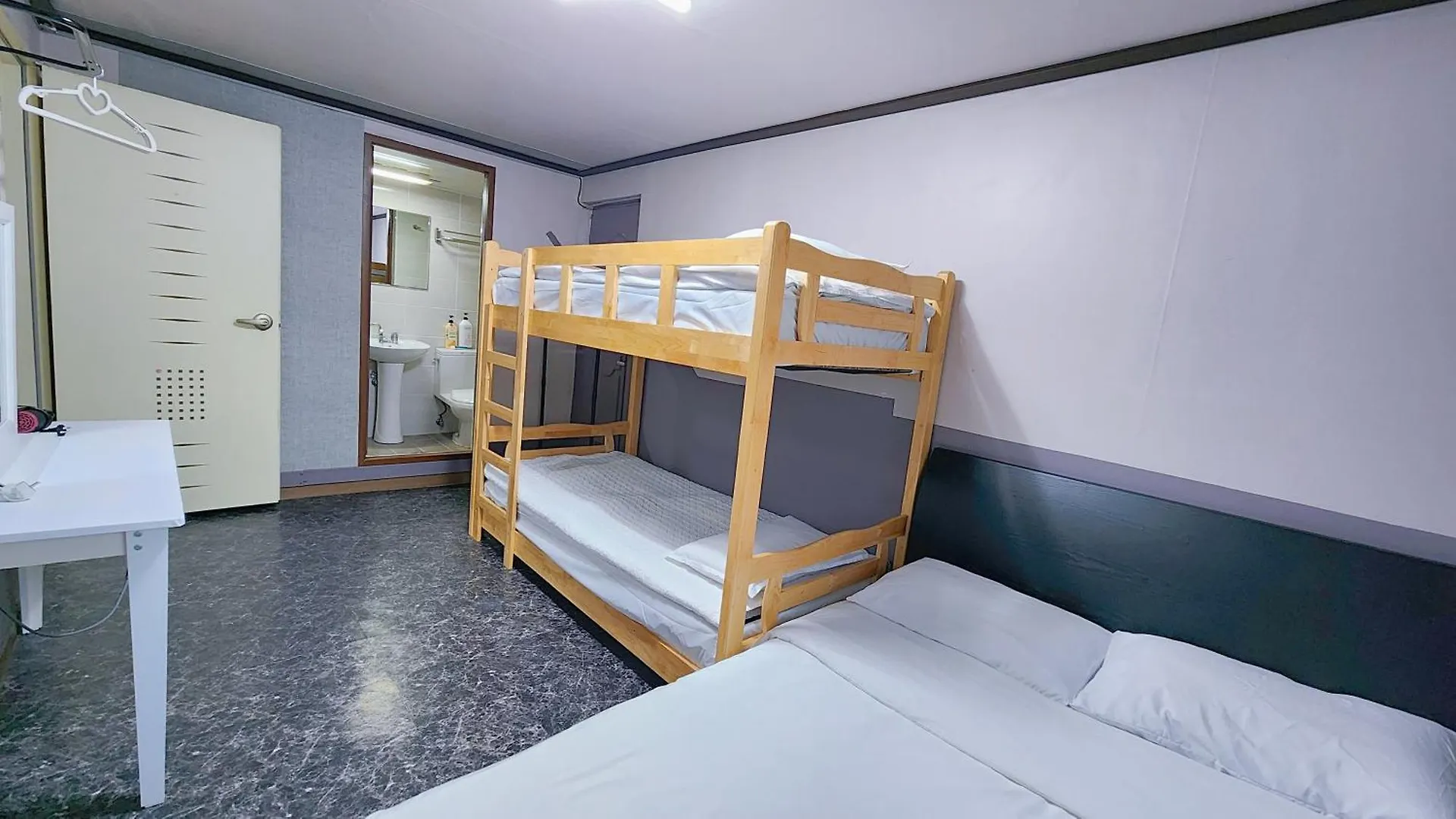 ** Гостевой дом 1012 House Namsan - Foreigner Only Сеул Южная Корея