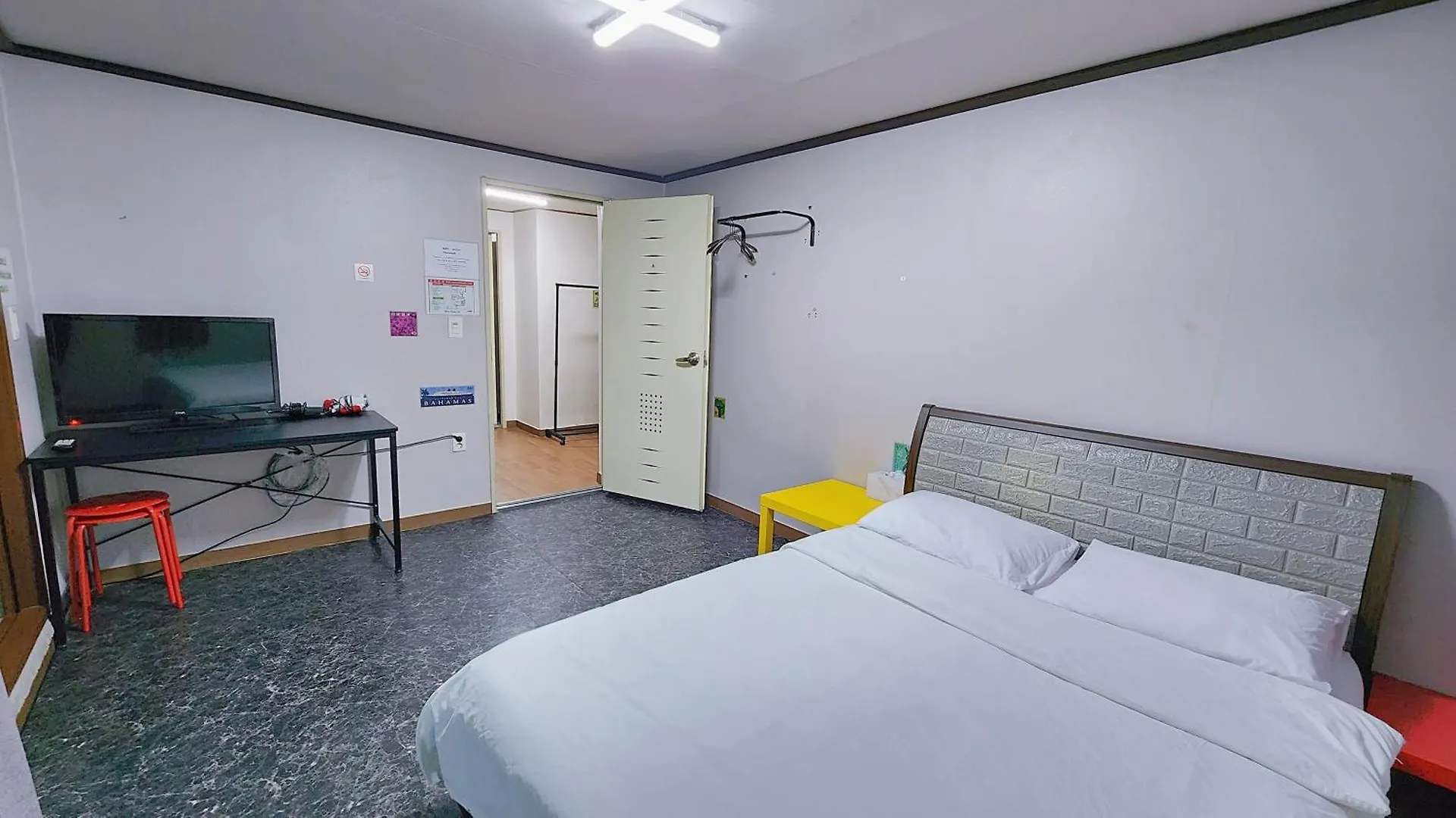 ** Гостевой дом 1012 House Namsan - Foreigner Only Сеул Южная Корея